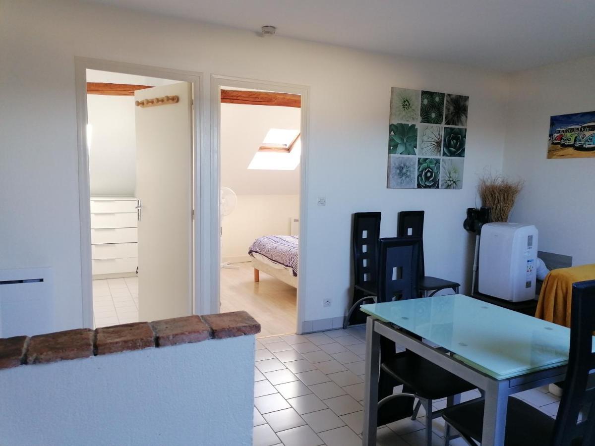 Appartement Climatise Avec Parking Prive A Doue La Fontaine Exterior photo