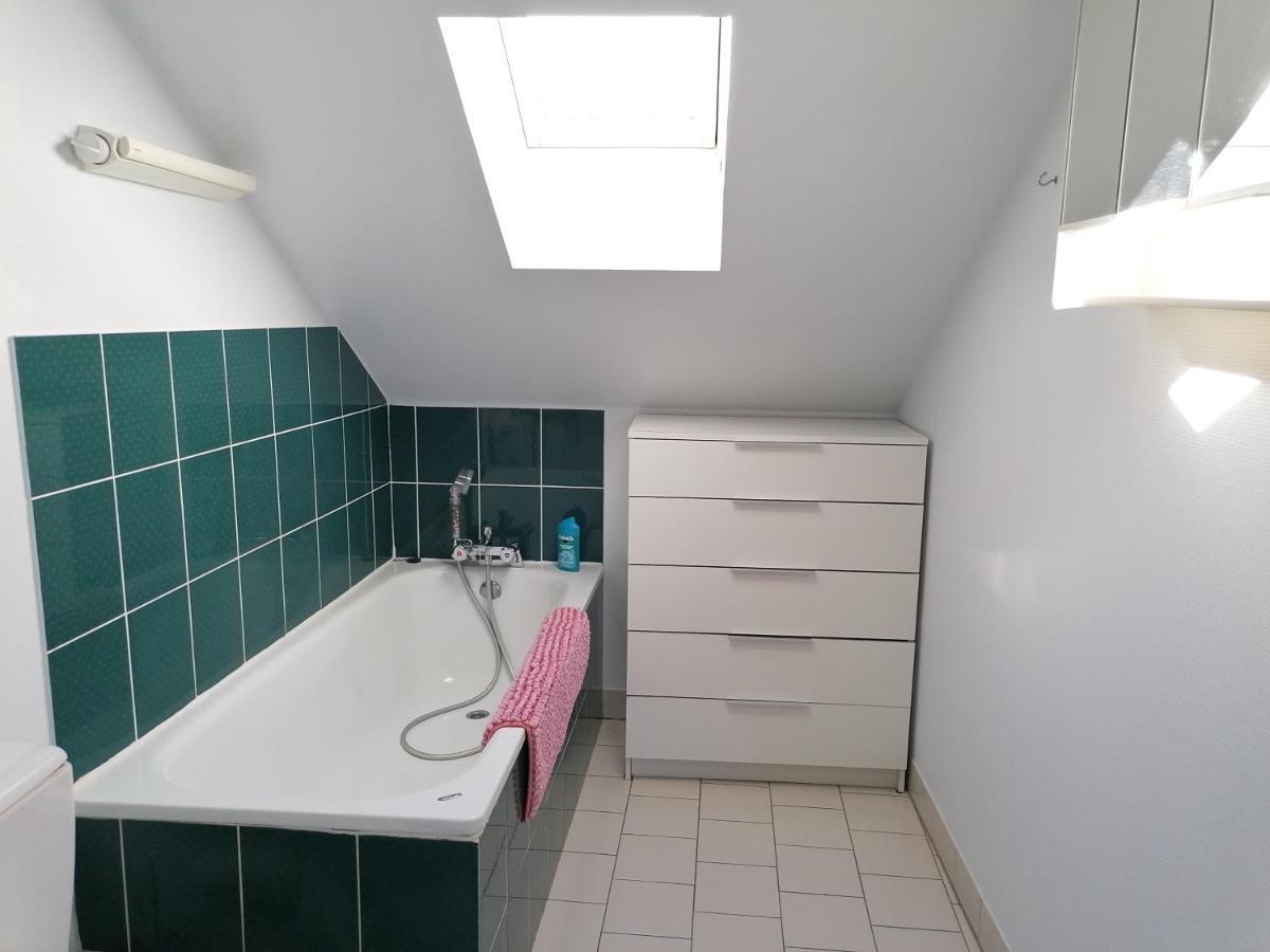 Appartement Climatise Avec Parking Prive A Doue La Fontaine Exterior photo