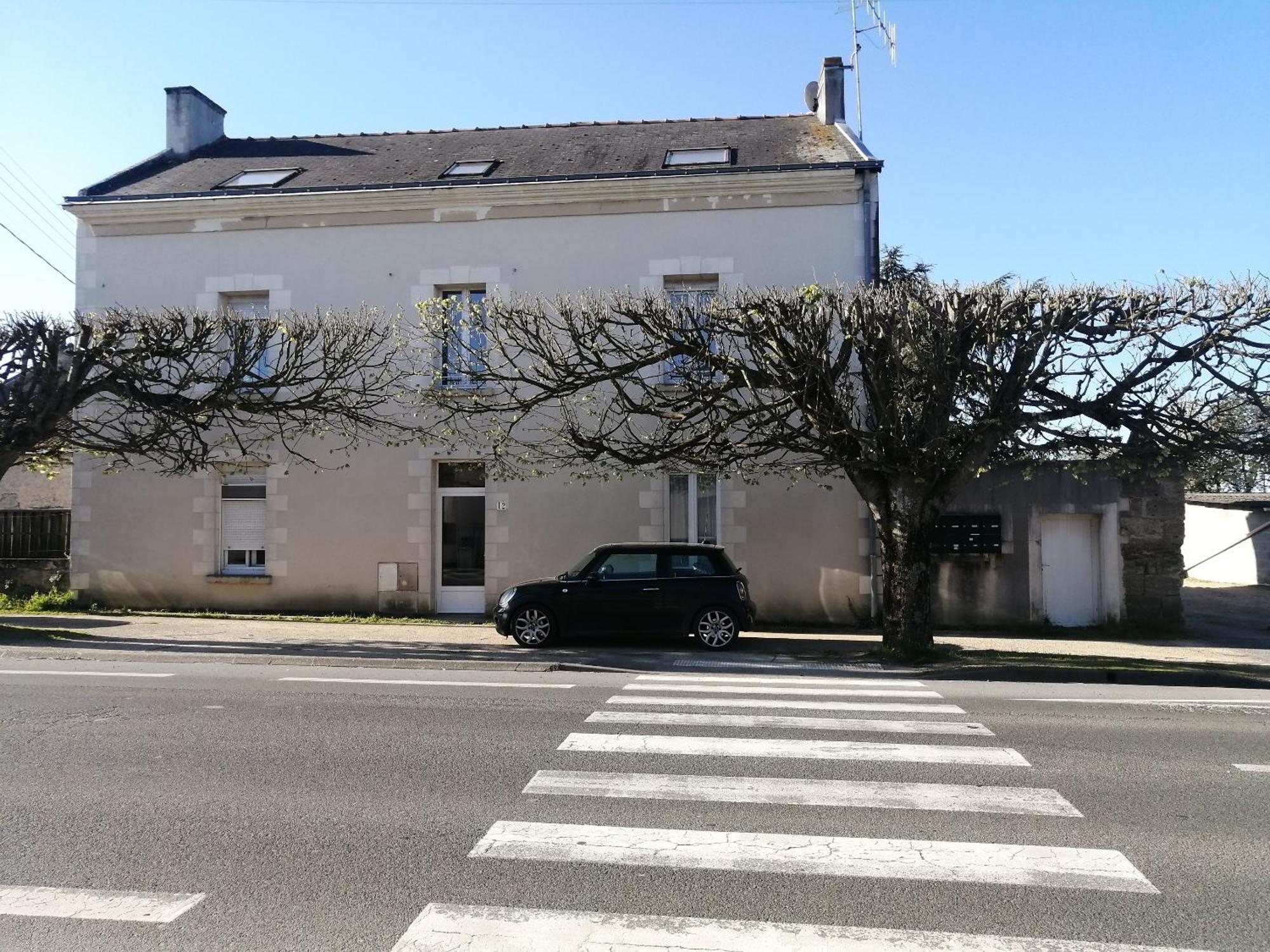 Appartement Climatise Avec Parking Prive A Doue La Fontaine Exterior photo